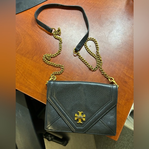 Tory Burch Black Leather Crossbody Bag with Gold Twistlock - Picture 3 of 6